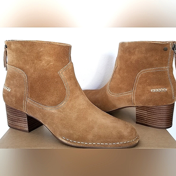 UGG Women's W Bandara Ankle Fashion Boot - Picture 1 of 1
